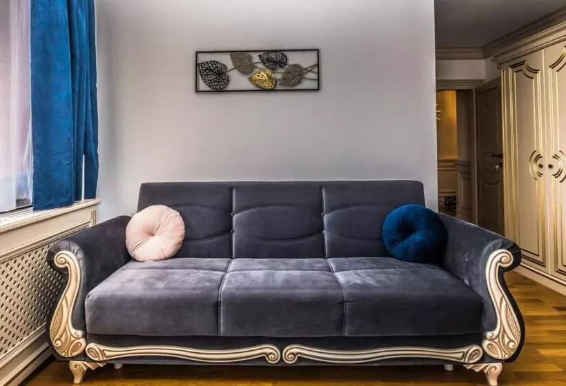 تختخواب و صبحانه Sky Park Home