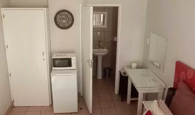 ベッドアンドブレックファースト The Guesthouse On Main