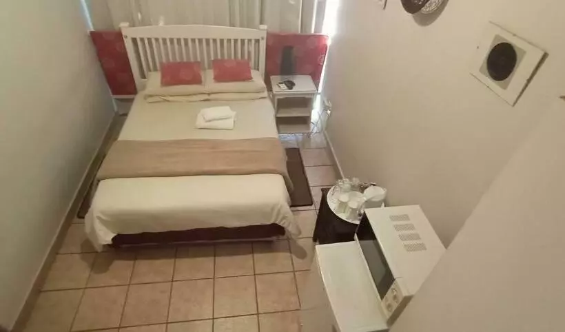 ベッドアンドブレックファースト The Guesthouse On Main