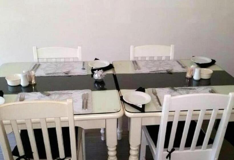 ベッドアンドブレックファースト The Guesthouse On Main