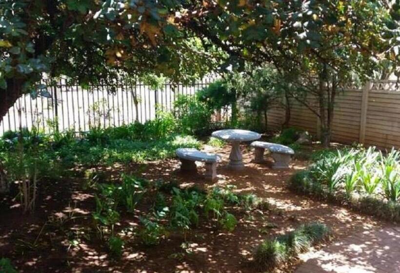 ベッドアンドブレックファースト The Guesthouse On Main