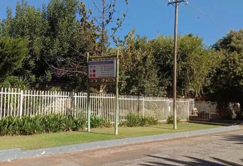 ベッドアンドブレックファースト The Guesthouse On Main