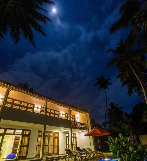 בית מלון כפרי 360 Surf Weligama Bay