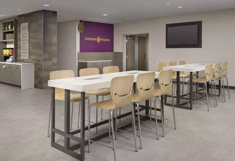 Hotelli Home2 Suites By Hilton Fort Myers Airport