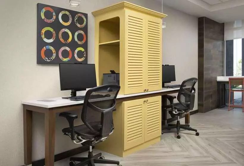 Hotelli Home2 Suites By Hilton Fort Myers Airport