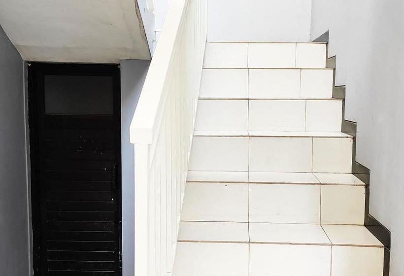 בית מלון כפרי Rosa Pavilion Syariah Redpartner