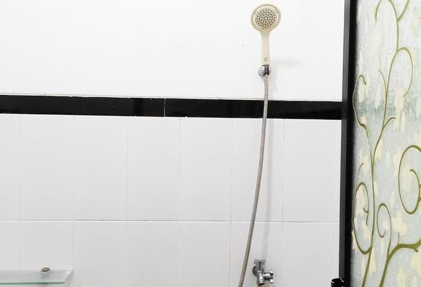 בית מלון כפרי Rosa Pavilion Syariah Redpartner