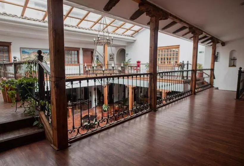 Suites & Hotel El Quijote