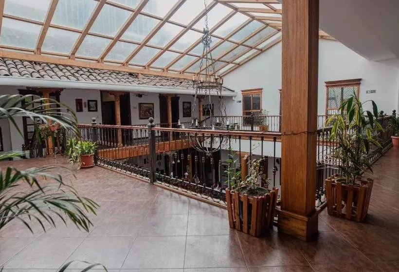 Suites & Hotel El Quijote