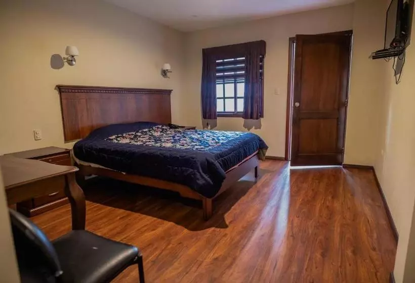 Suites & Hotel El Quijote