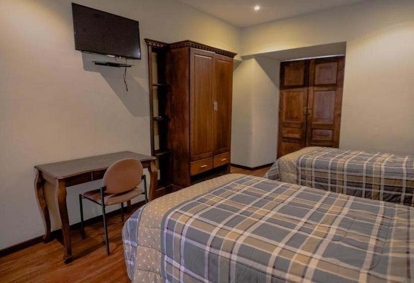 Suites & Hotel El Quijote