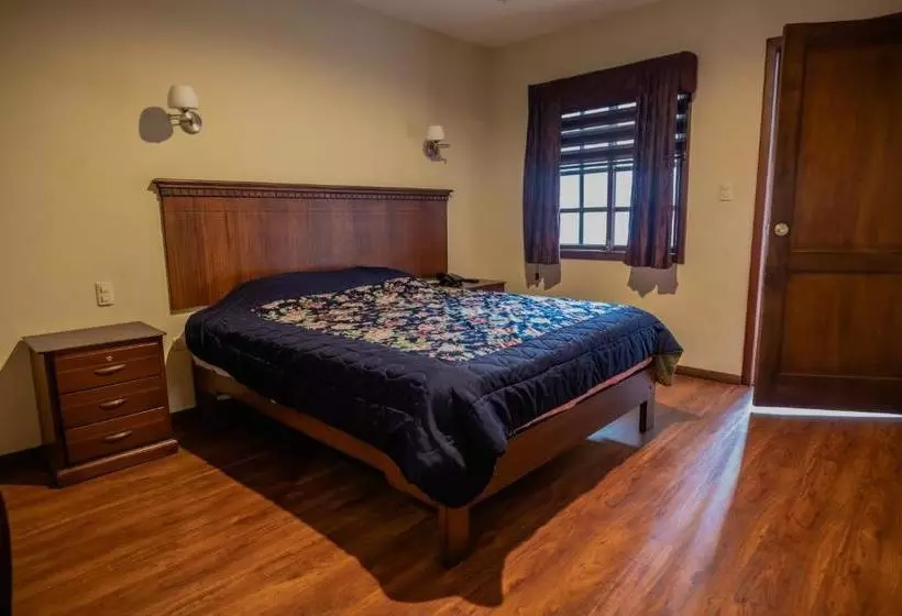 Suites & Hotel El Quijote