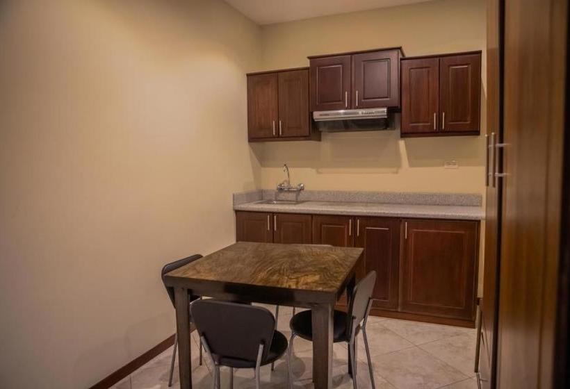 Suites & Hotel El Quijote