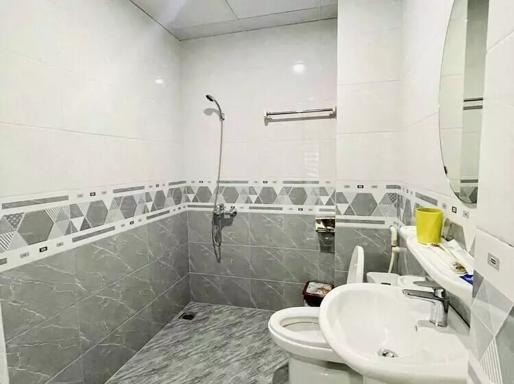 Little Vietnam Hotel   Cát Bà