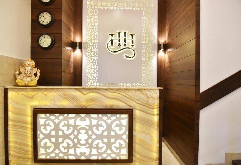 בית מלון כפרי Hollywood Heights Near Railway Station