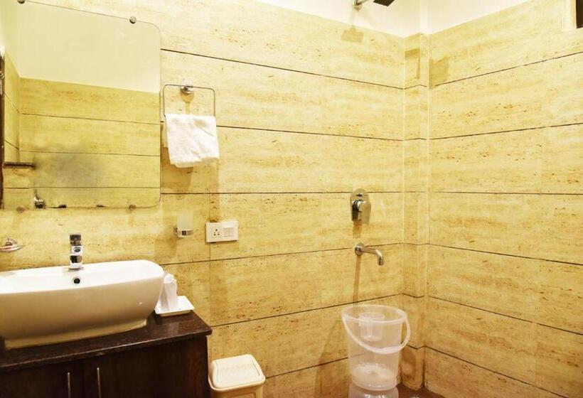 בית מלון כפרי Hollywood Heights Near Railway Station