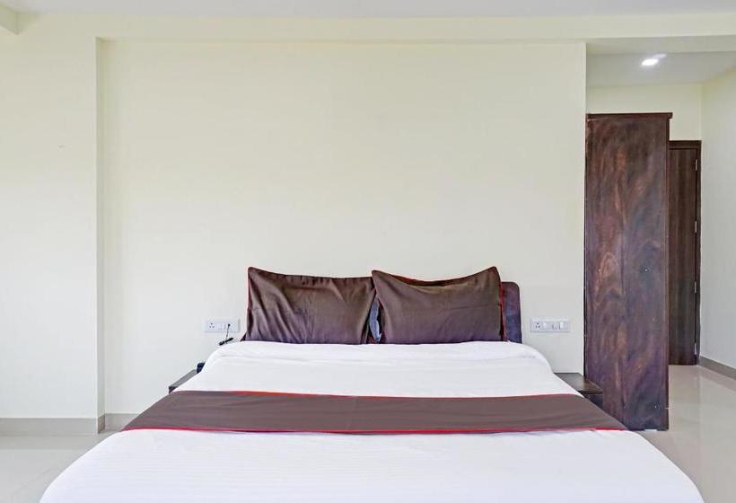 בית מלון כפרי Oyo 80389 Collection O Orchardz Inn