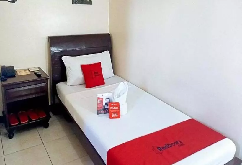 ホテル Reddoorz Near Ormoc Port Terminal