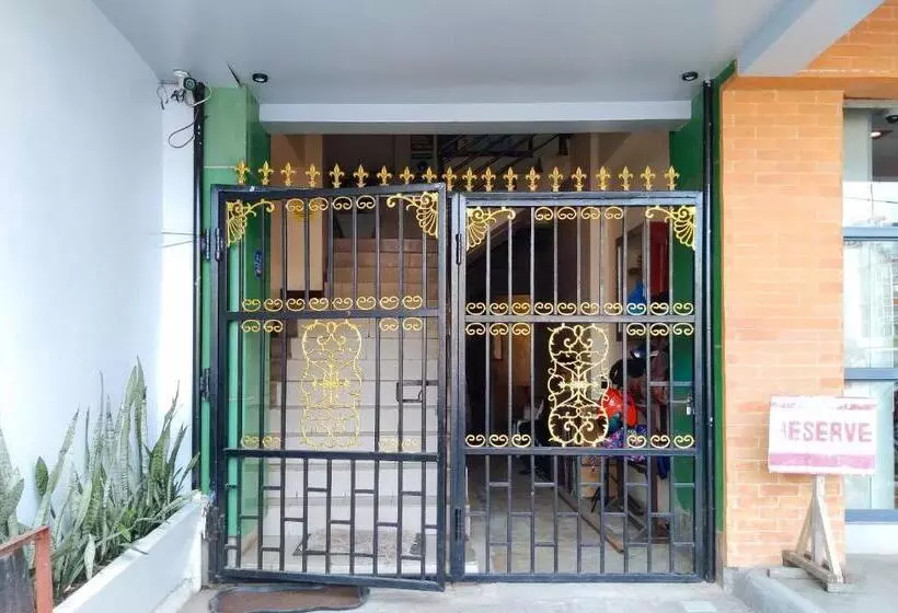 ホテル Reddoorz Near Ormoc Port Terminal