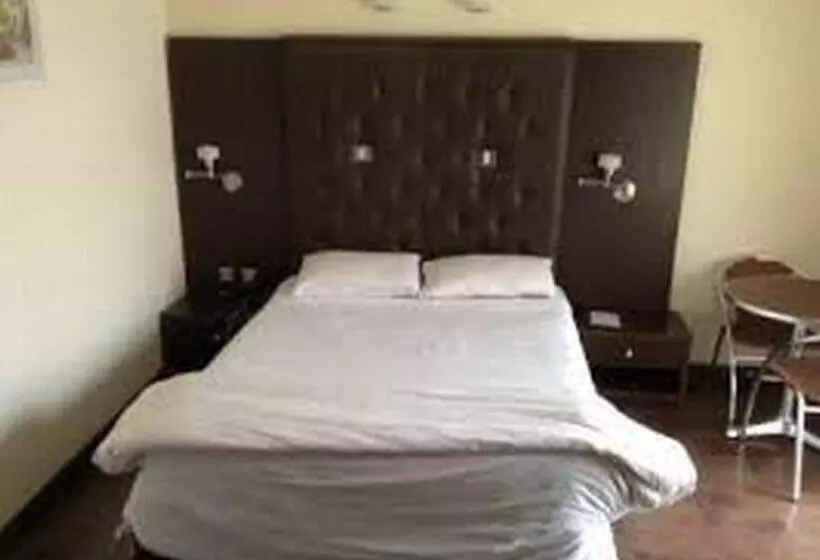 پانسیون Room In Lodge   Nelrose Hotel, Asaba