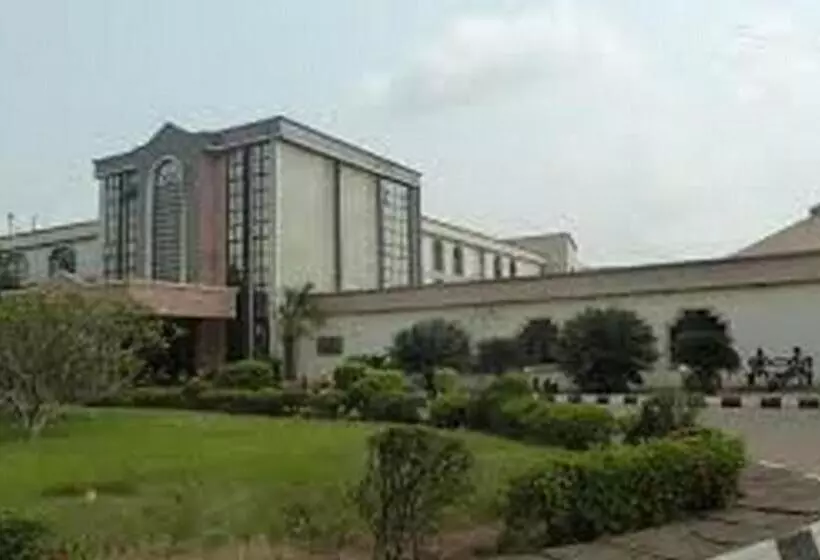 پانسیون Room In Lodge   Nelrose Hotel, Asaba