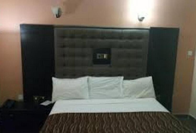 پانسیون Room In Lodge Nelrose Hotel, Asaba