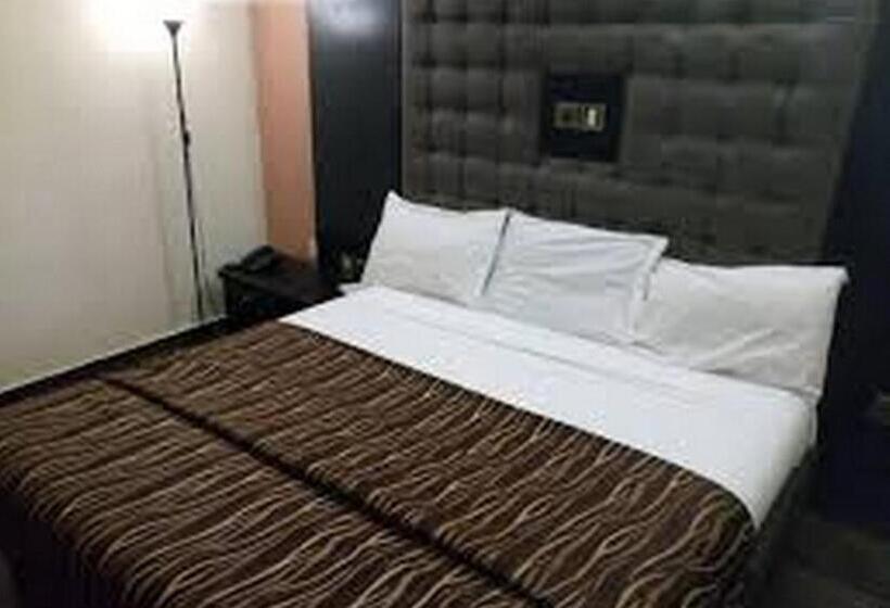 پانسیون Room In Lodge Nelrose Hotel, Asaba