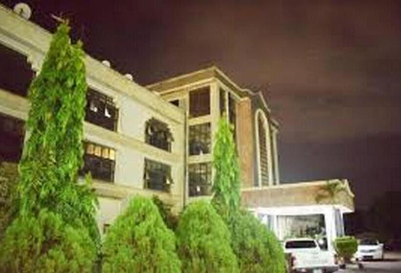 پانسیون Room In Lodge Nelrose Hotel, Asaba