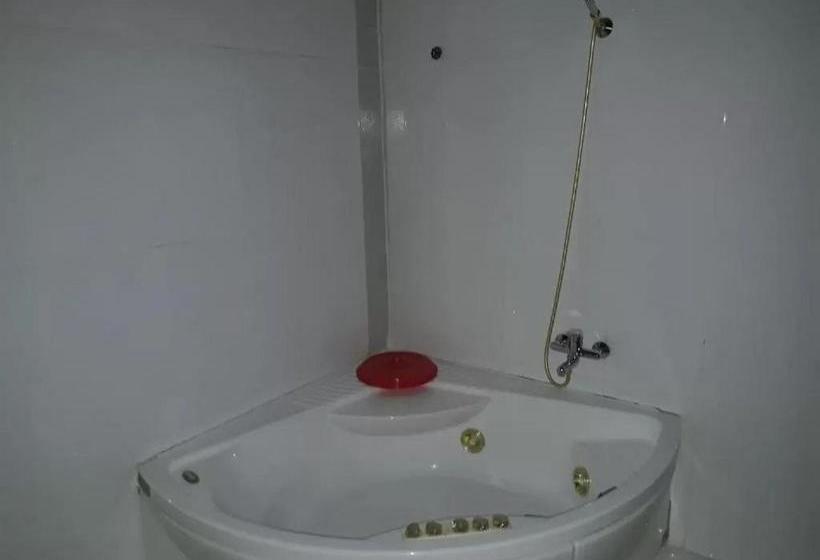 پانسیون Hatfield  And Suites Luxury