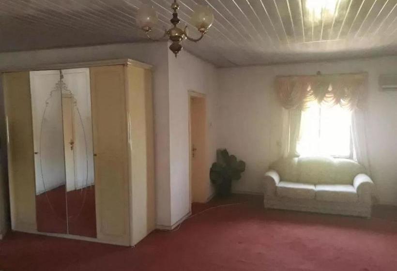 پانسیون Hatfield  And Suites Luxury