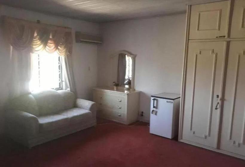 پانسیون Hatfield  And Suites Luxury