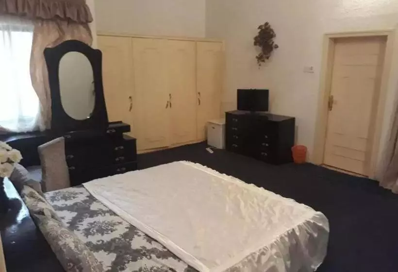 پانسیون Hatfield  And Suites Luxury