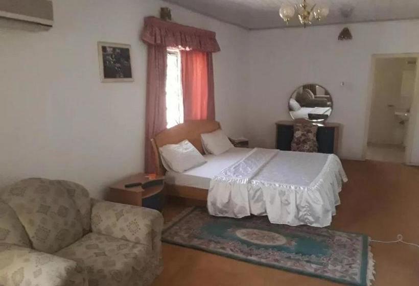 پانسیون Hatfield  And Suites Luxury