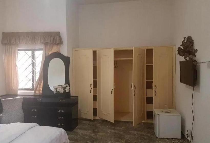 پانسیون Hatfield  And Suites Luxury