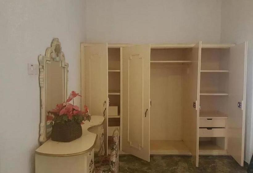 پانسیون Hatfield  And Suites Luxury