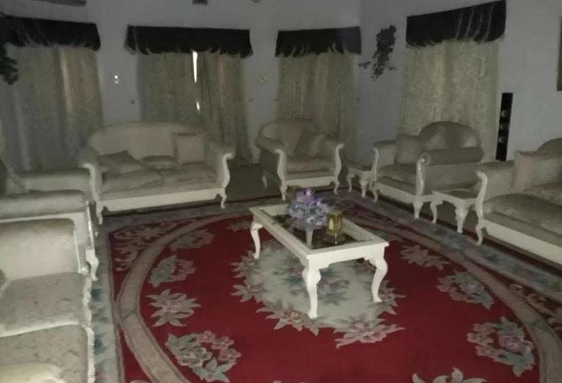 پانسیون Hatfield  And Suites Luxury