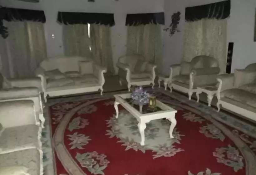 پانسیون Hatfield  And Suites Luxury