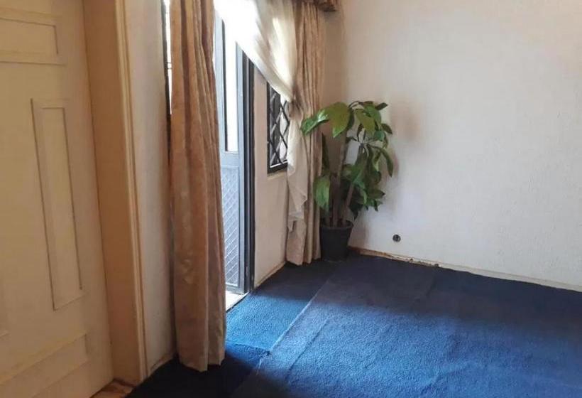 پانسیون Hatfield  And Suites Luxury