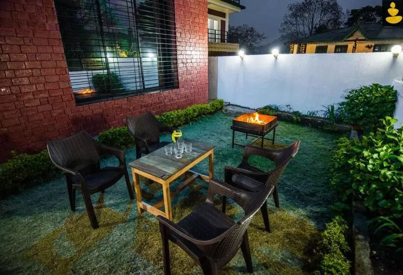 Hotelli Livingstone 4 Bhk Villa Bhimtal
