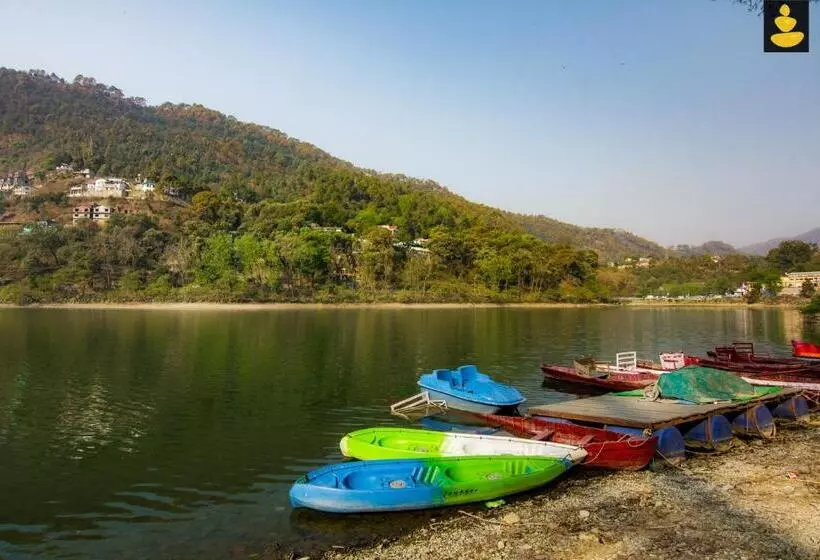 Hotelli Livingstone 4 Bhk Villa Bhimtal