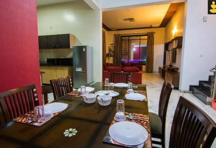 Hotelli Livingstone 4 Bhk Villa Bhimtal