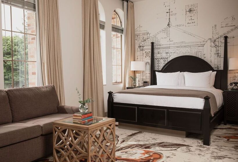 فندق The Lodge At St Edward State Park