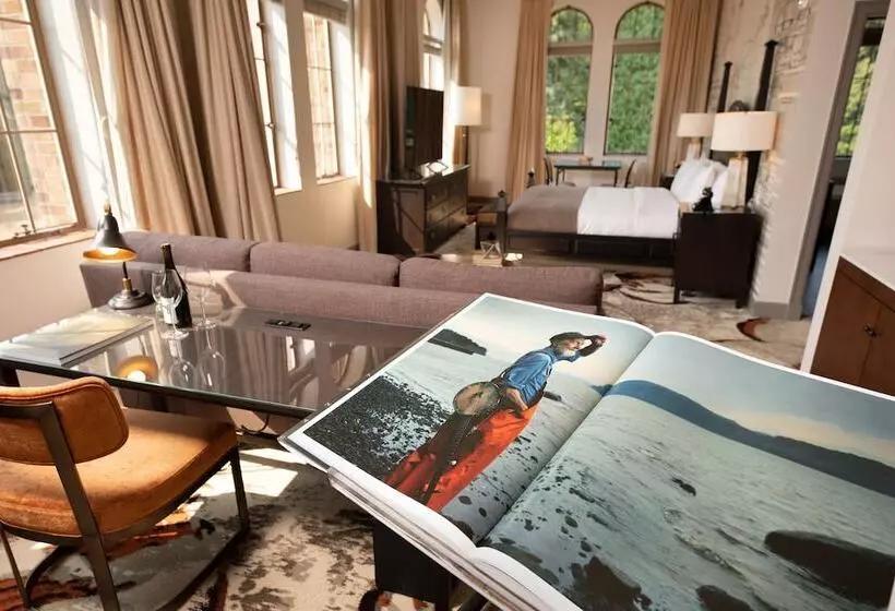 Hotelli The Lodge At St Edward State Park