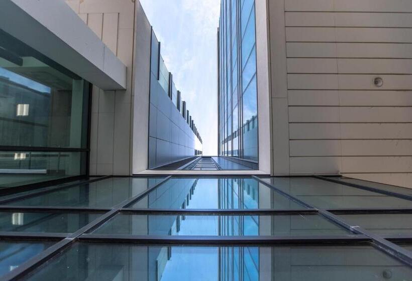 Aparthotel Adagio London Sutton Point