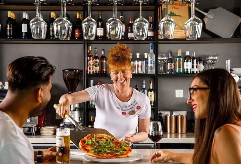 Aparthotel Adagio London Sutton Point