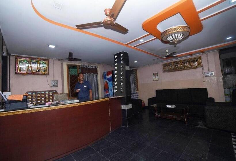 호텔 Aswini Grand Lodge