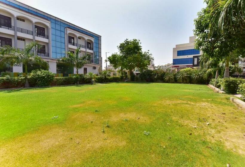 בית מלון כפרי Oyo 79437  S R