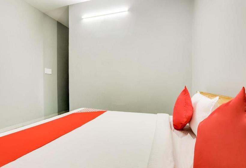 בית מלון כפרי Oyo 79965 Flagship Destiny S