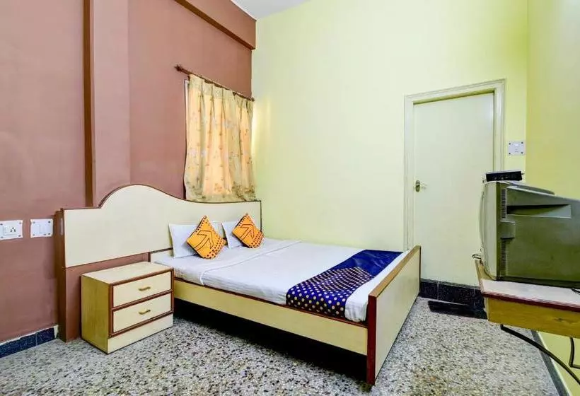 هتل Spot On 80135 Gopala Residency