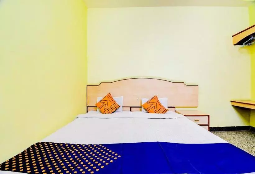 هتل Spot On 80135 Gopala Residency